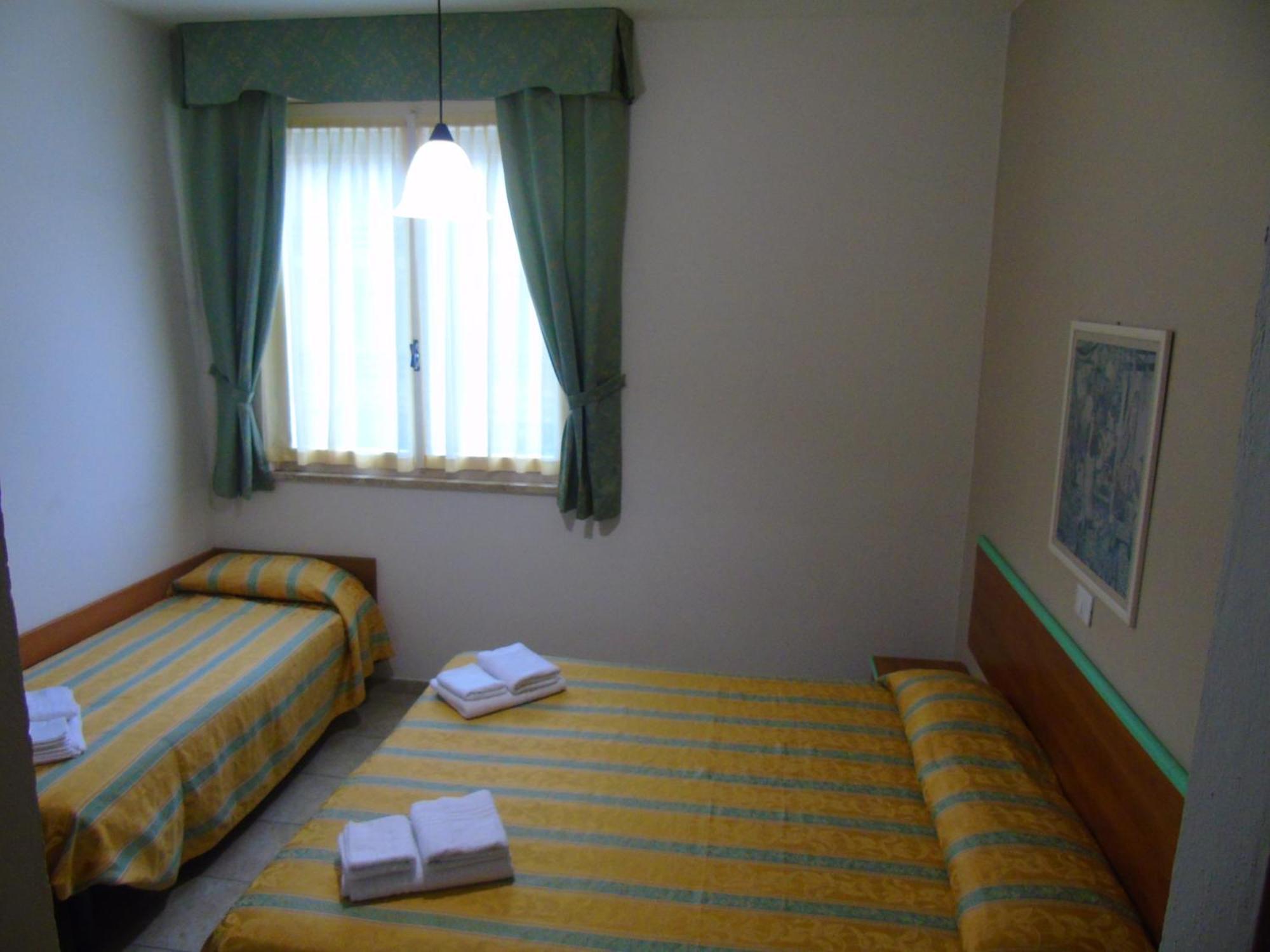 Hotel Zeus Lido Di Classe Room Only Exterior foto